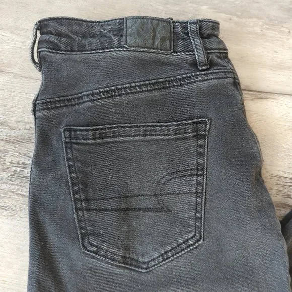 American Eagle Stretch Mom Jean - Picture 5 of 6